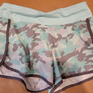 Size 14/16 Camo shorts
